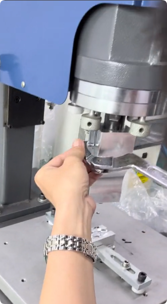 深圳塑膠模具廠,深圳市模具廠,深圳模具廠,深圳模具,深圳塑膠模具