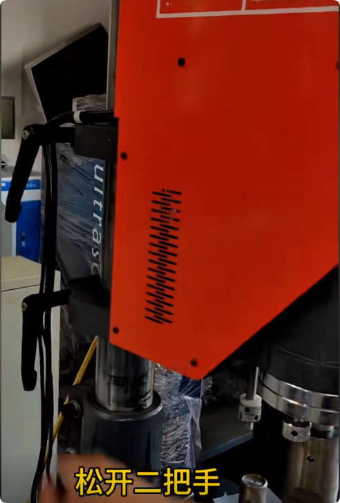 深圳塑膠模具廠,深圳市模具廠,深圳模具廠,深圳模具,深圳塑膠模具